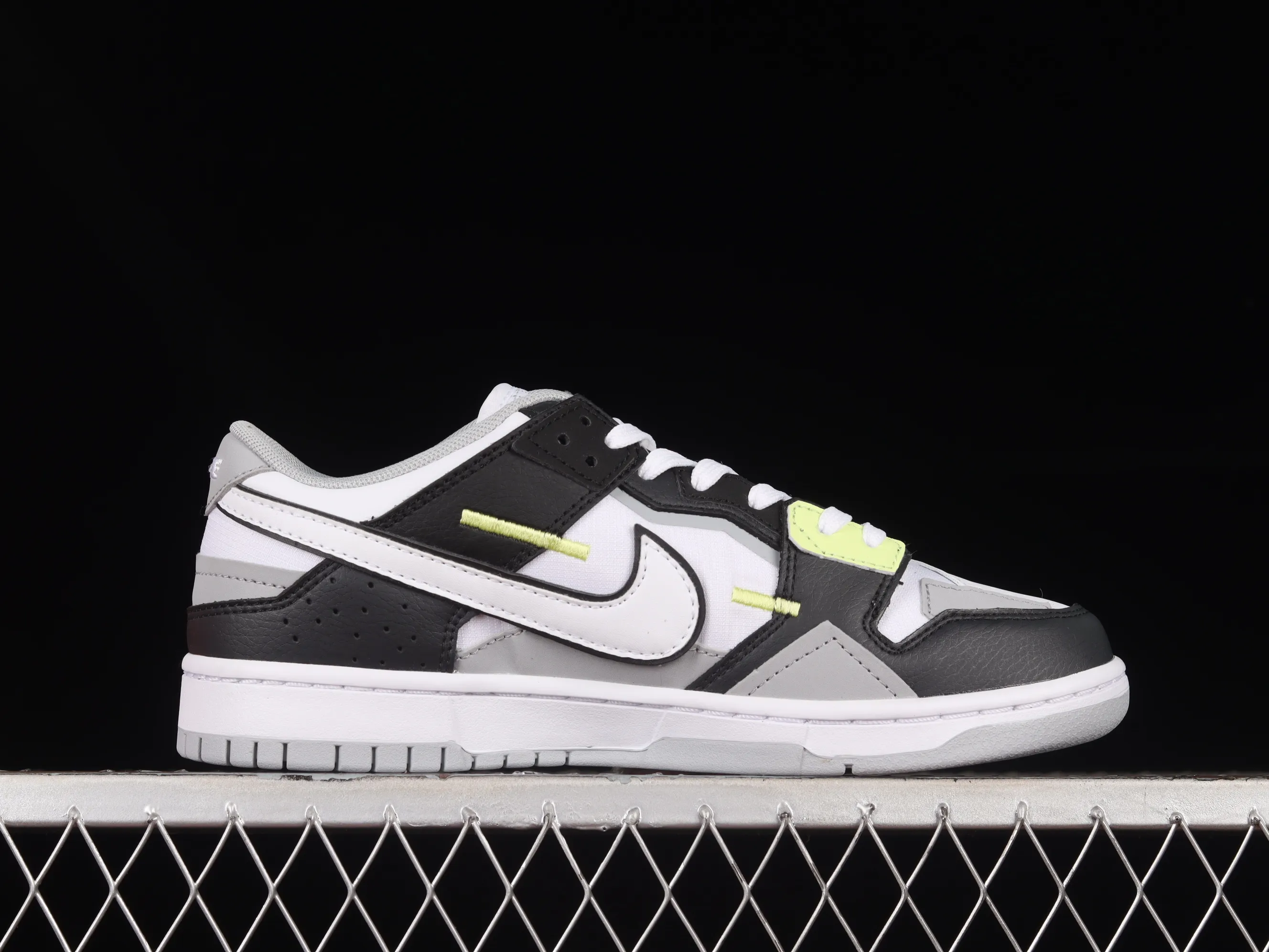All Categories Nk SB Dunk Series Nk SB Dunk Low Low-top Skateboard Shoes Nk Dunk Scrap "Wolf Grey" Wolf Gray Stitched Low-top Skateboard Shoes DC9723-001